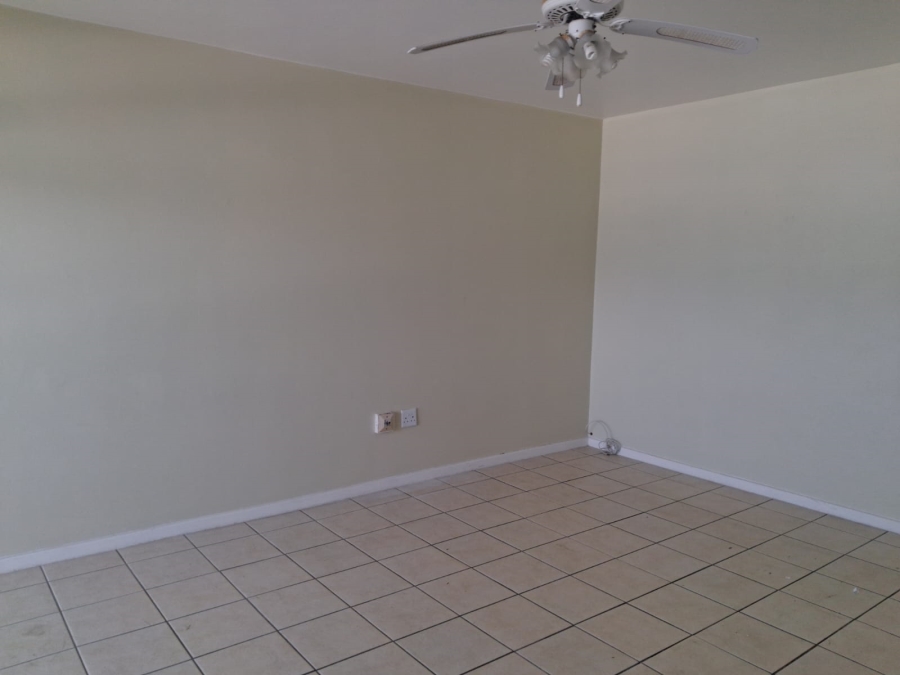 To Let 2 Bedroom Property for Rent in Quigney Eastern Cape